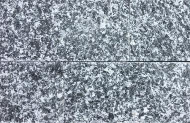 SERIZZO Granitverblender, beidseitig gespalten, 15x31cm, 1. Sorte 